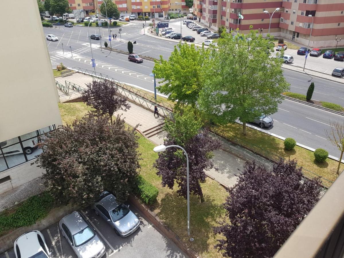 Enjoy Lisbon Cascais Sintra 1200 Metres To Metro Blue Line Sintra Rail Line Free Parking Appartement Amadora Buitenkant foto