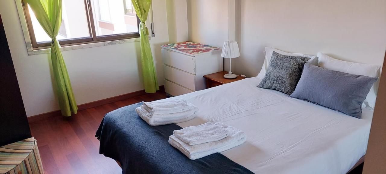 Enjoy Lisbon Cascais Sintra 1200 Metres To Metro Blue Line Sintra Rail Line Free Parking Appartement Amadora Buitenkant foto