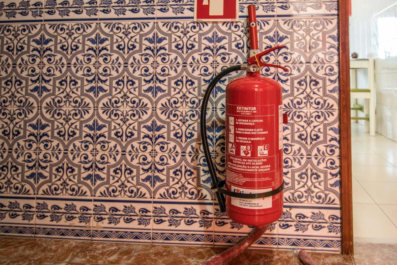 Enjoy Lisbon Cascais Sintra 1200 Metres To Metro Blue Line Sintra Rail Line Free Parking Appartement Amadora Buitenkant foto