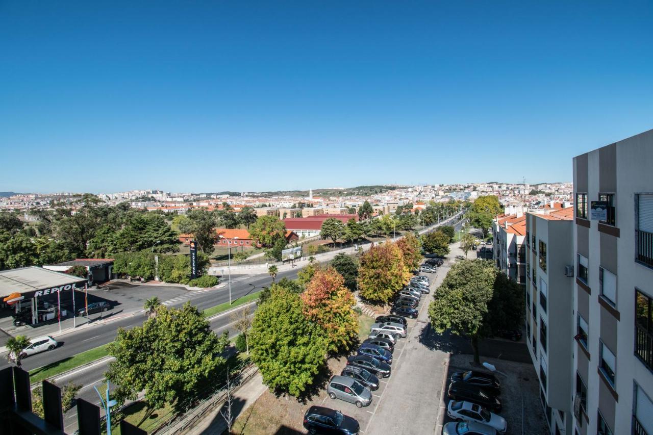 Enjoy Lisbon Cascais Sintra 1200 Metres To Metro Blue Line Sintra Rail Line Free Parking Appartement Amadora Buitenkant foto