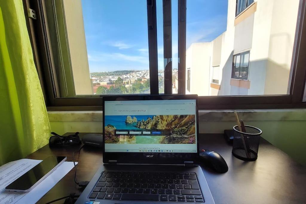 Enjoy Lisbon Cascais Sintra 1200 Metres To Metro Blue Line Sintra Rail Line Free Parking Appartement Amadora Buitenkant foto