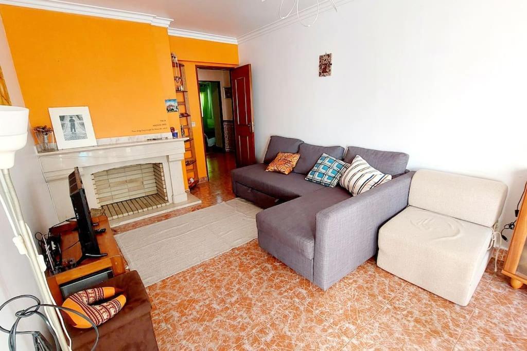 Enjoy Lisbon Cascais Sintra 1200 Metres To Metro Blue Line Sintra Rail Line Free Parking Appartement Amadora Buitenkant foto